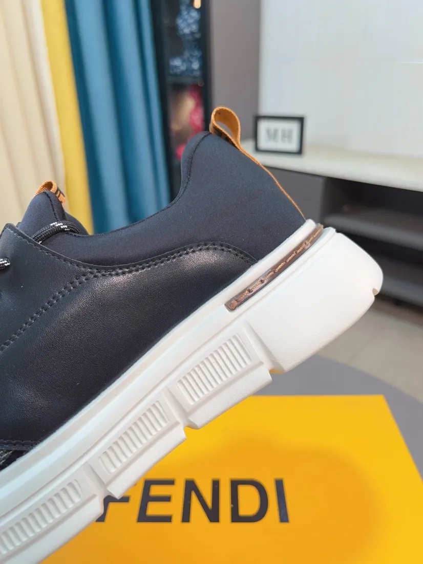 Factory price 420🌹🌹【FENDI】FENDI classic and comfortable men, this complex sneaker is made of soft calfskin➕genuine leather lining➕original ultra-light rubber material with rough outsole. This unique light and thin style is suitable for the casual and exquisite sensibility of this season. It is comfortable and natural on the feet. It is an everyday style for casual travel in autumn and winter! 38/44